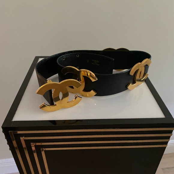 Chanel 90s Rare Runway Vintage CC Gold Belt - Picture 3 of 8